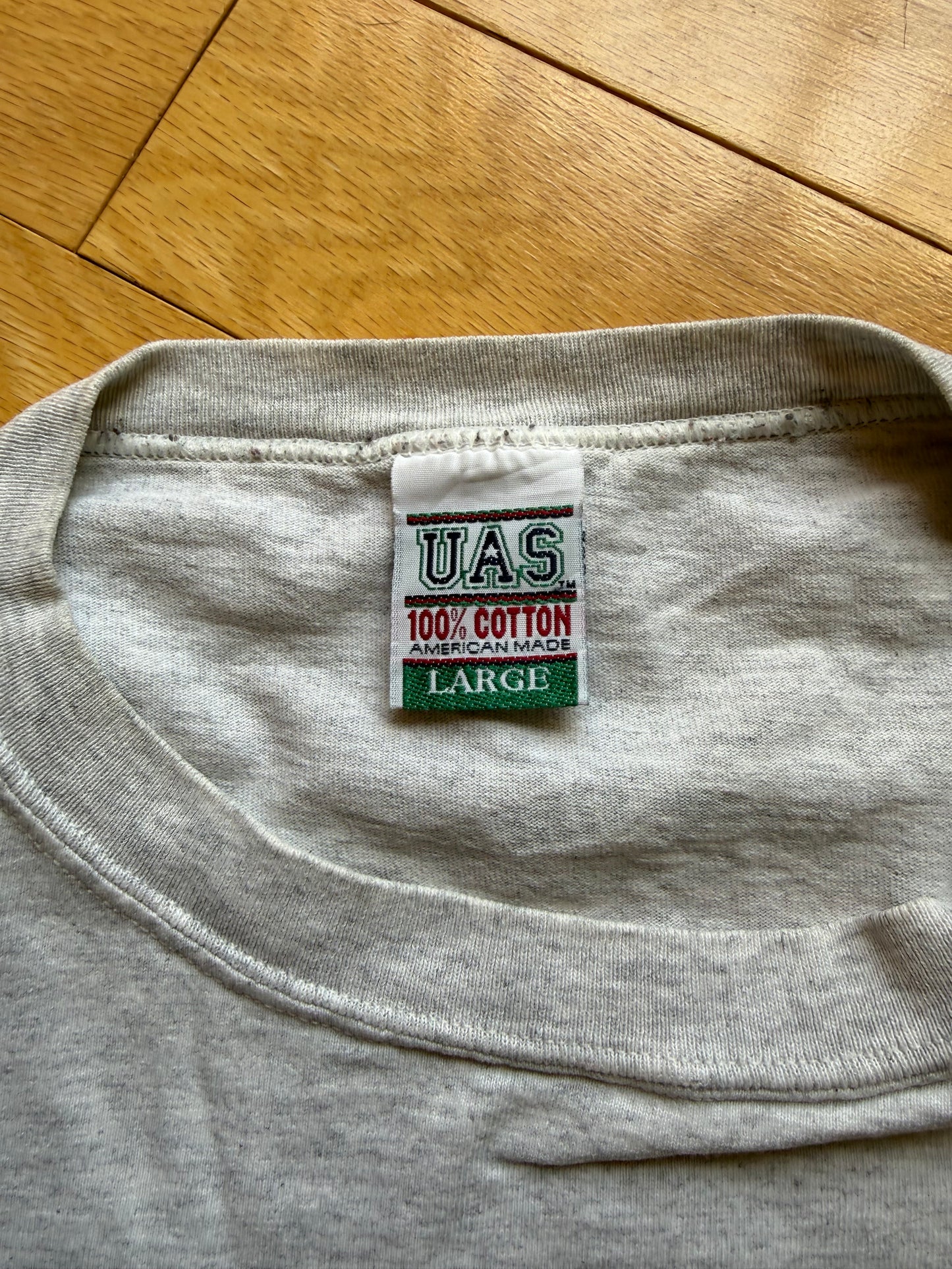 Vintage Earth, Stream & Fly Tee. Size L