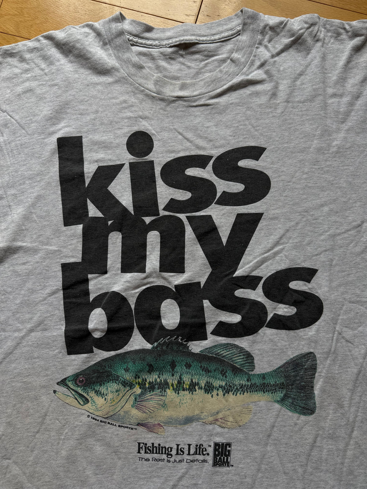 Vintage Kiss My Bass Tee. Size XXL