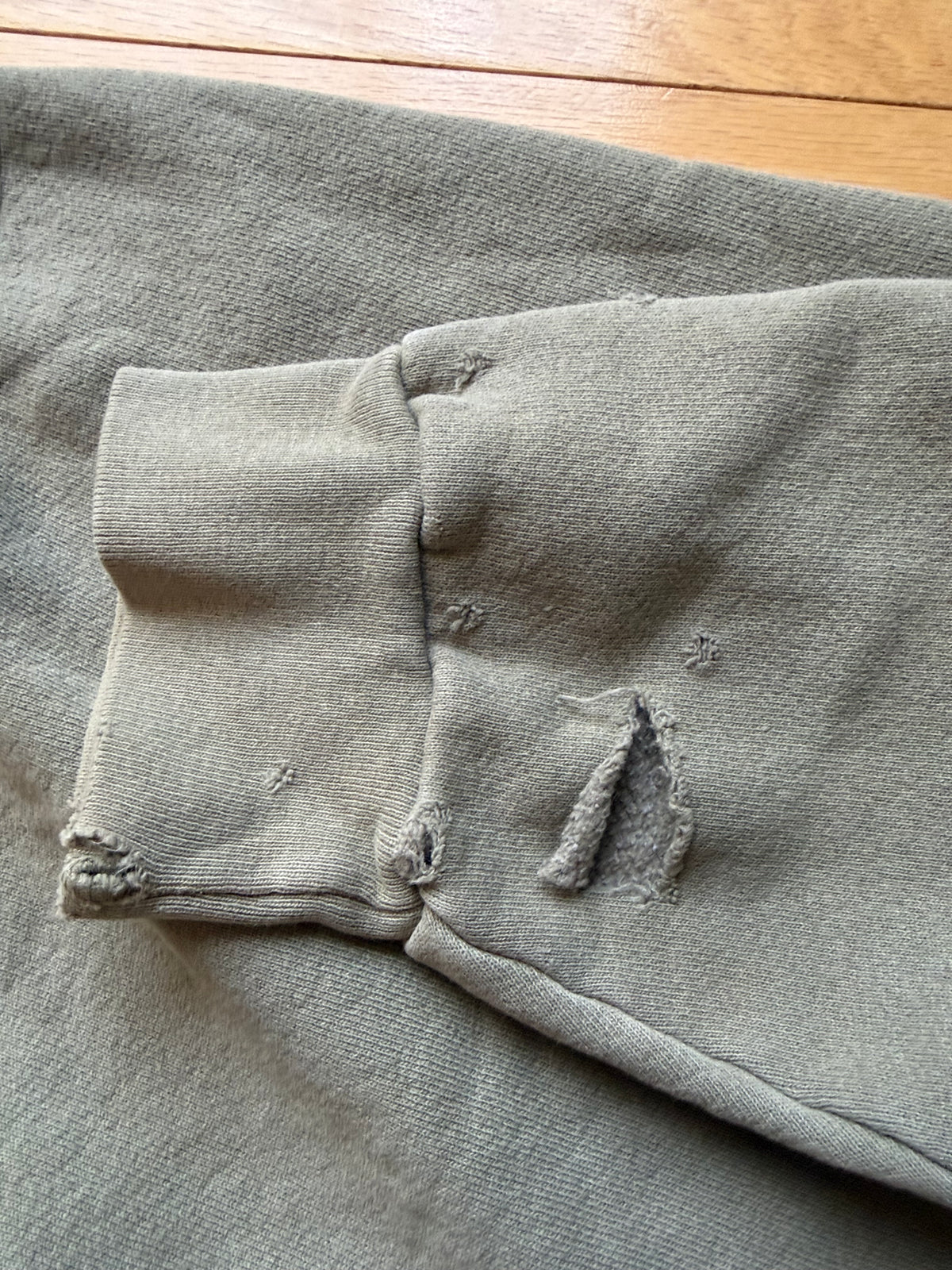 Orvis Golden Retriever Sweatshirt