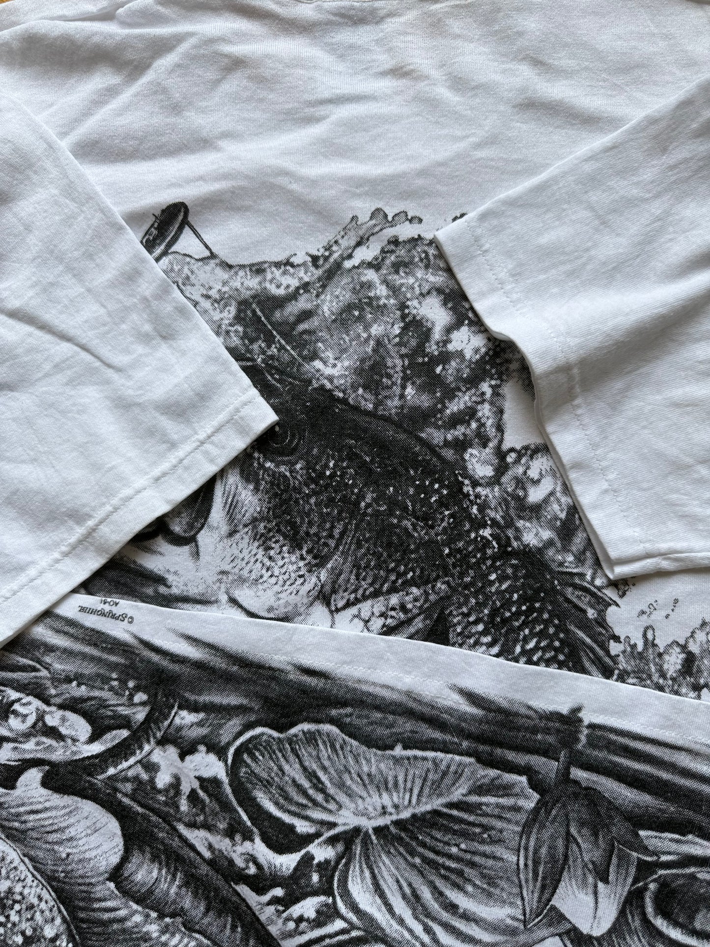 Vintage AOP Bass Tee. Size L