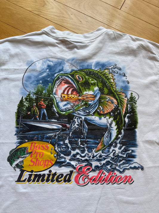 Vintage Bass Pro Shops Tee. Size XL