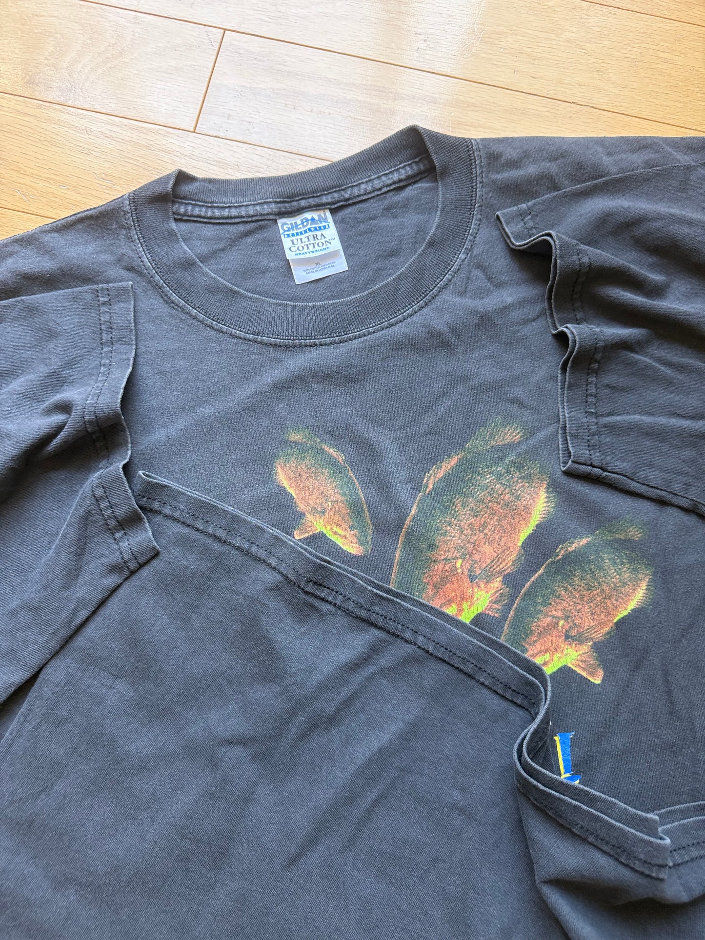 Vintage Bite Me Tee. Size XL
