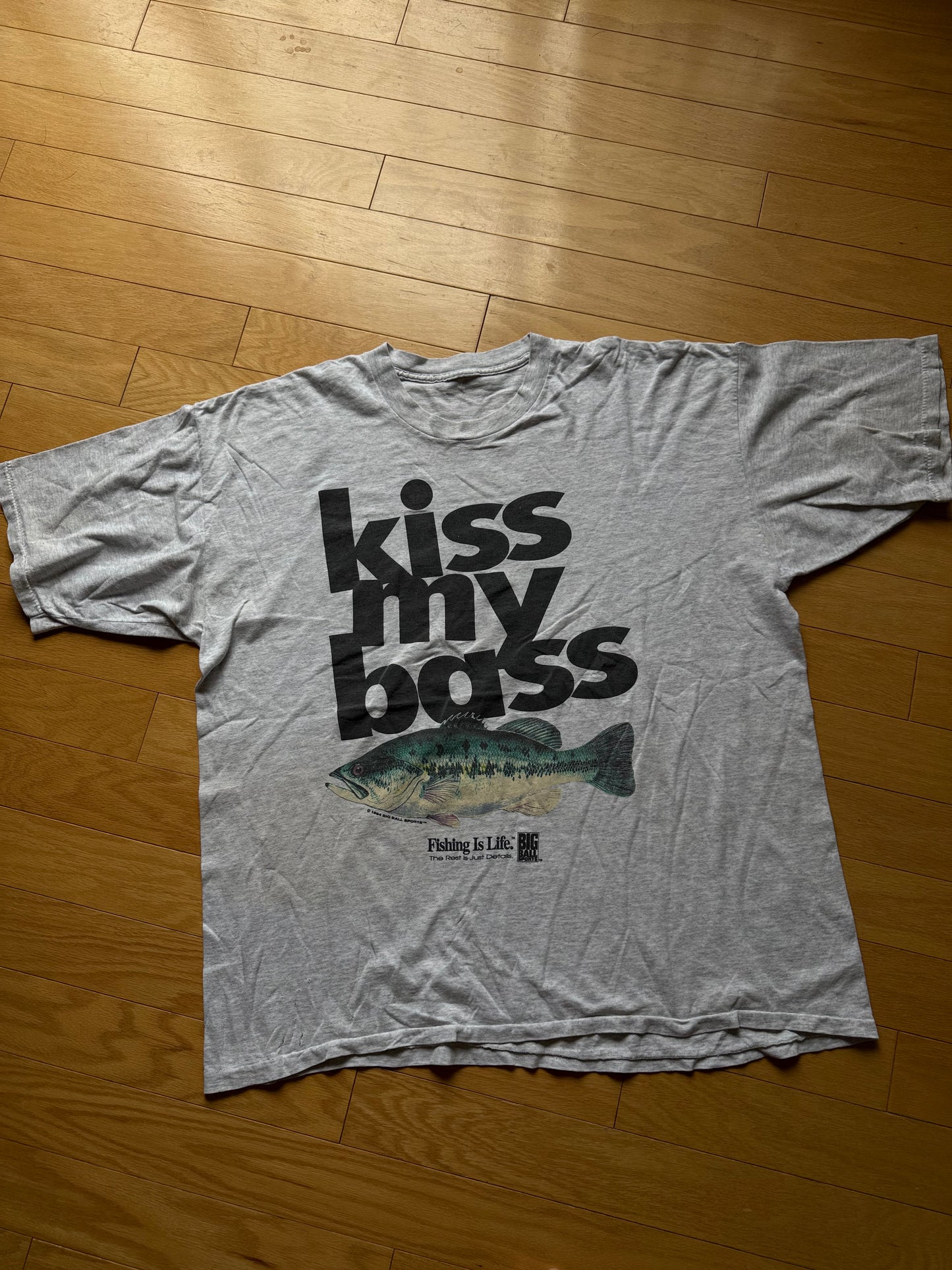 Vintage Kiss My Bass Tee. Size XXL