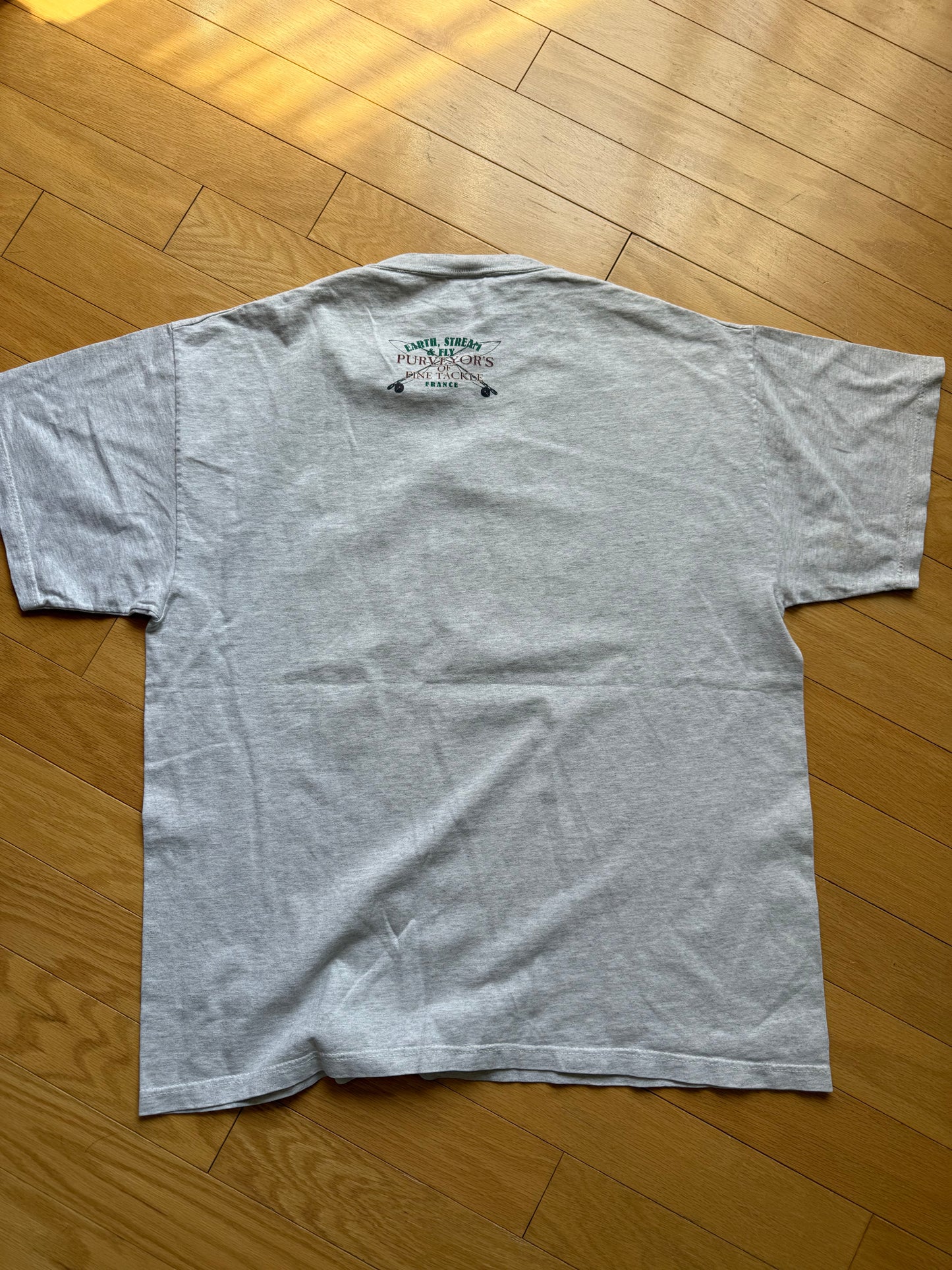 Vintage Earth, Stream & Fly Tee. Size L