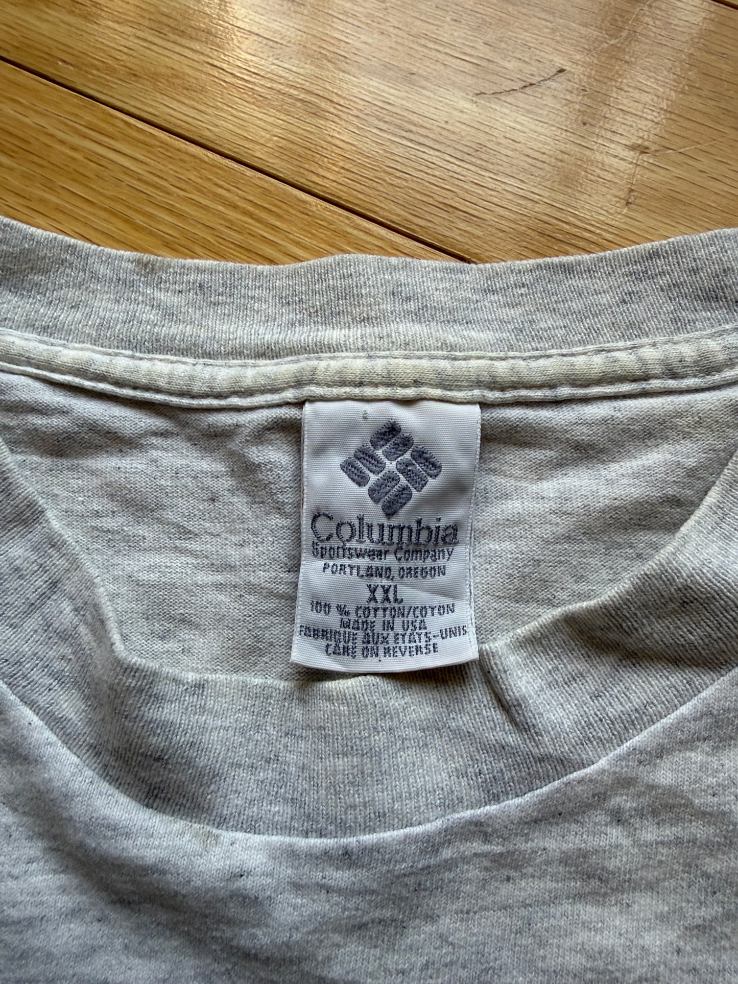 Vintage Columbia Hooked on Classics Tee. Size XL