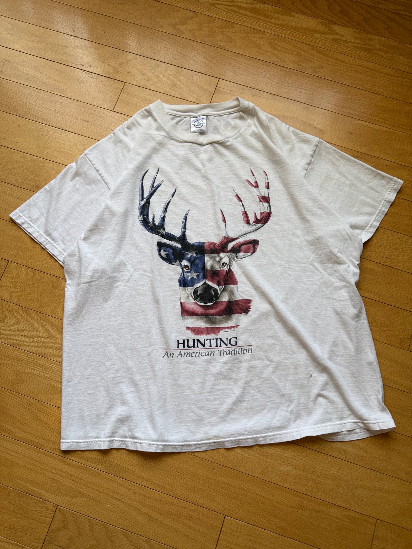 Vintage Hunting American Tradition Tee. Size XL