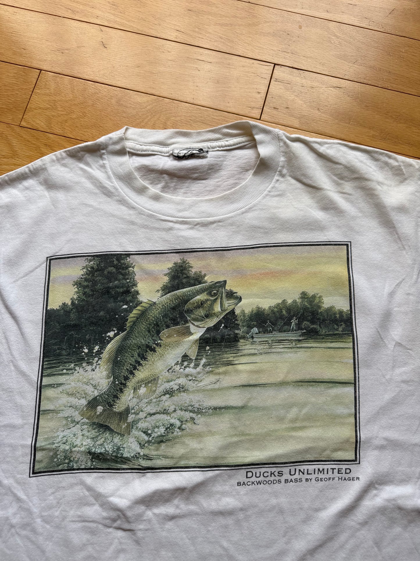 Vintage Ducks Unlimited Backwoods Bass Tee. Size L