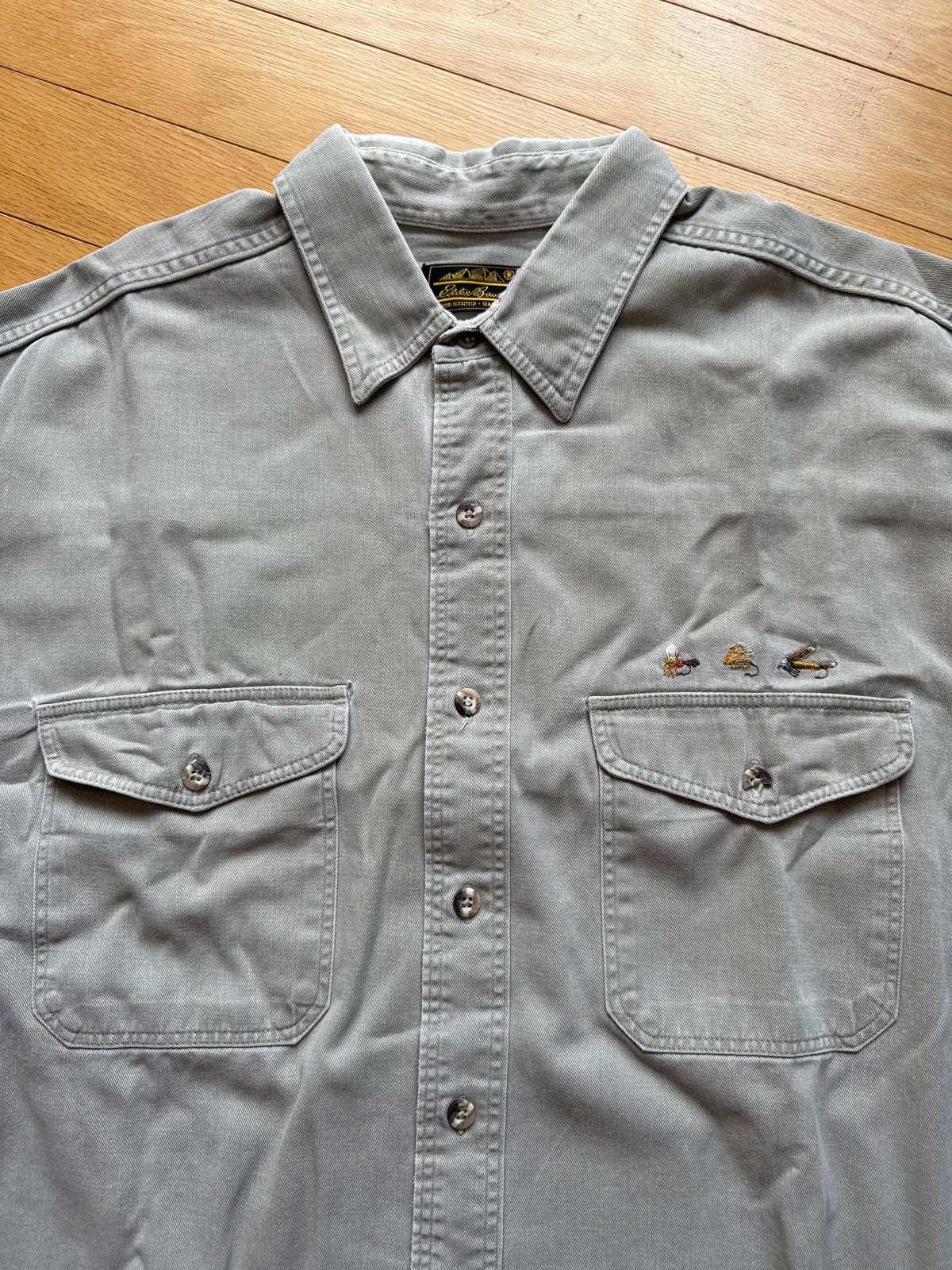 Vintage Eddie Bauer Embroidered Flies Shirt. Size XXL
