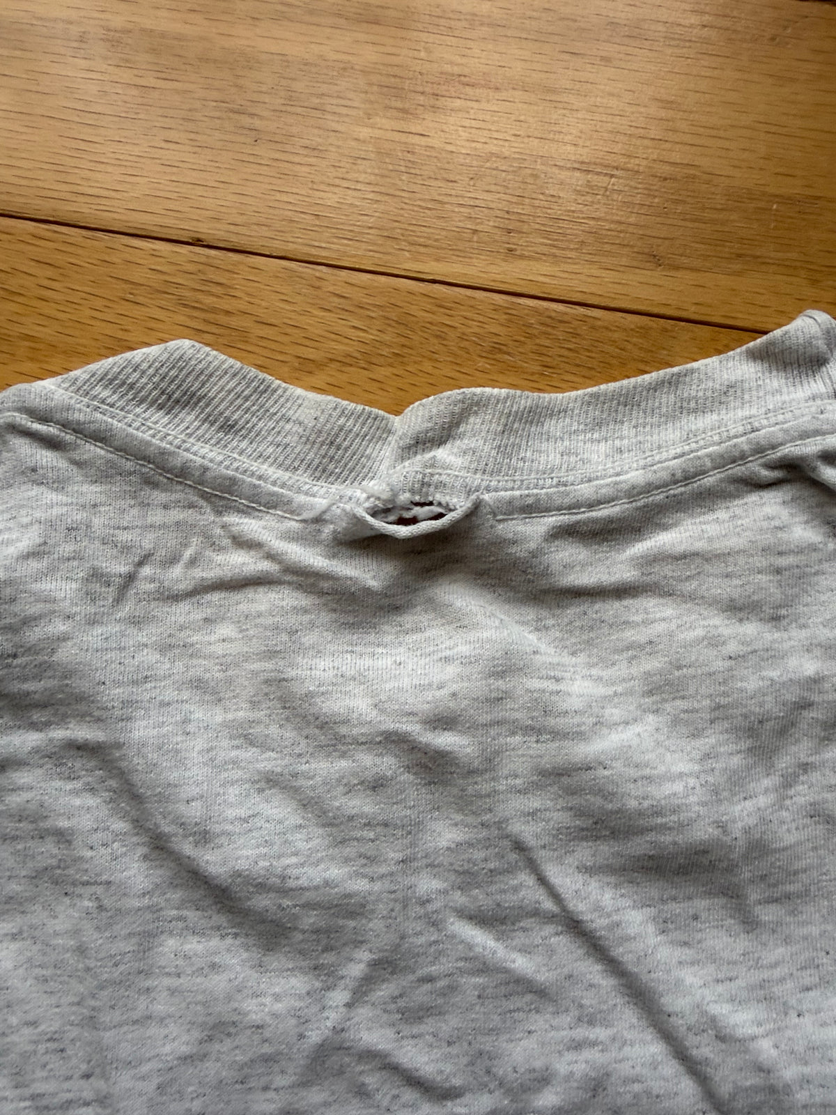 Vintage Artwear Fish-Tale Inn Tee. Size L