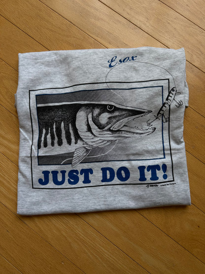 Vintage Just Do It Musky Tee. Size L