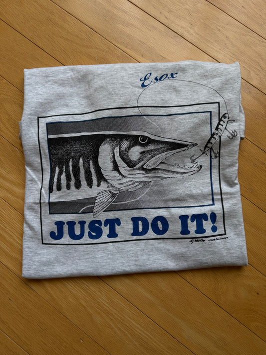 Vintage Just Do It Musky Tee. Size L