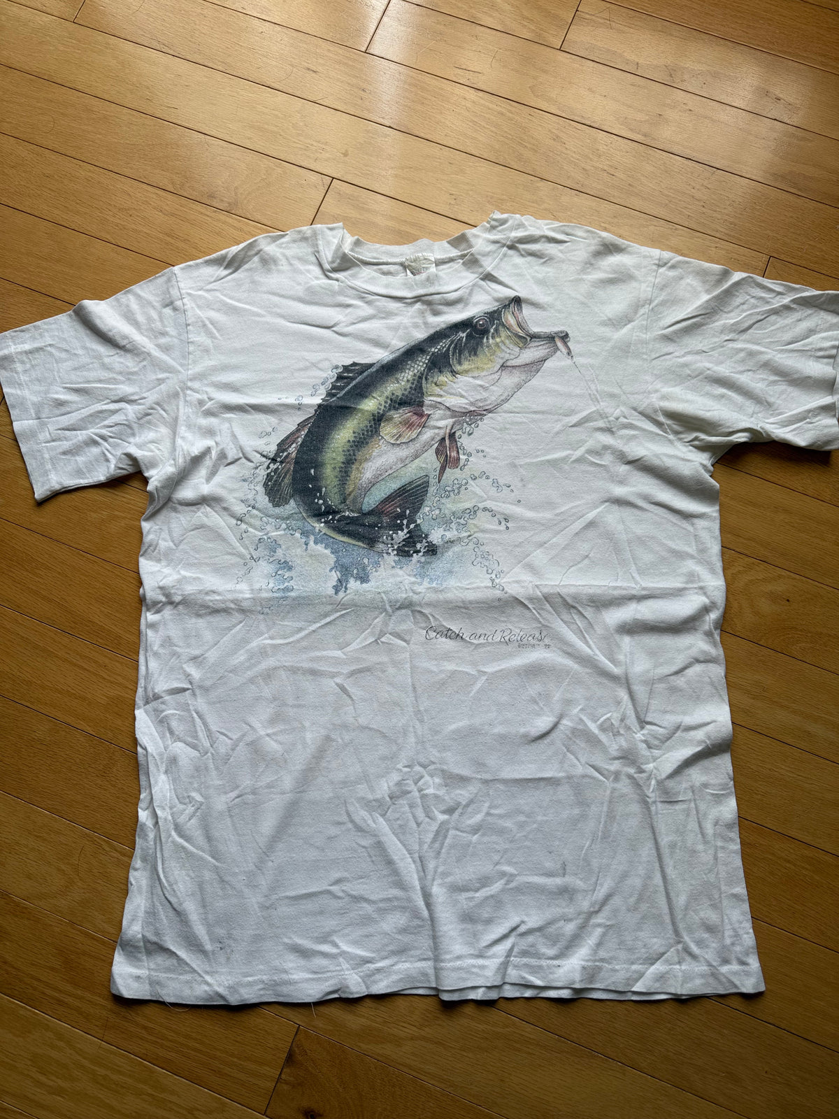 Vintage Catch And Release Bass Tee. Size L
