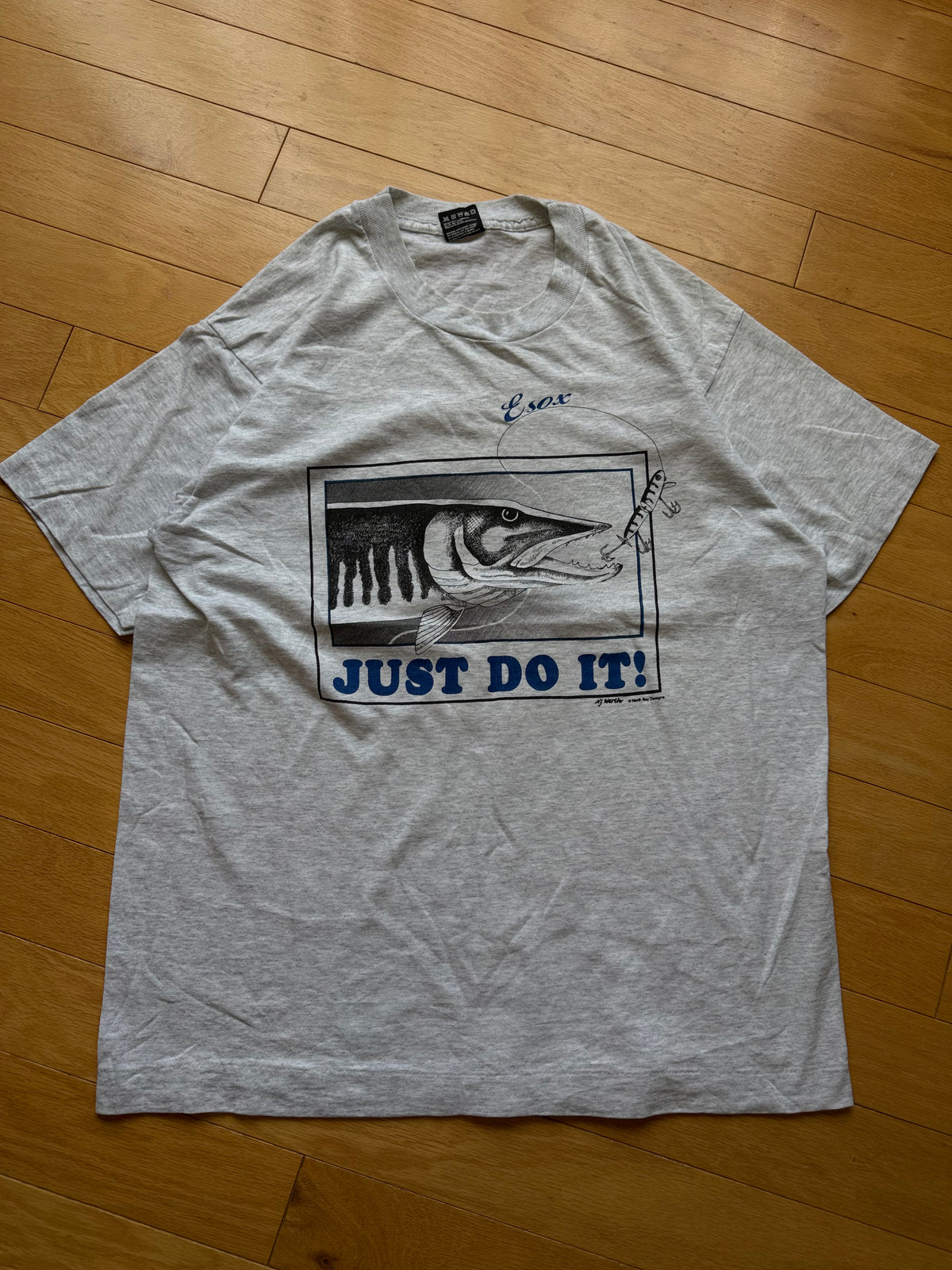 Vintage Just Do It Musky Tee. Size L