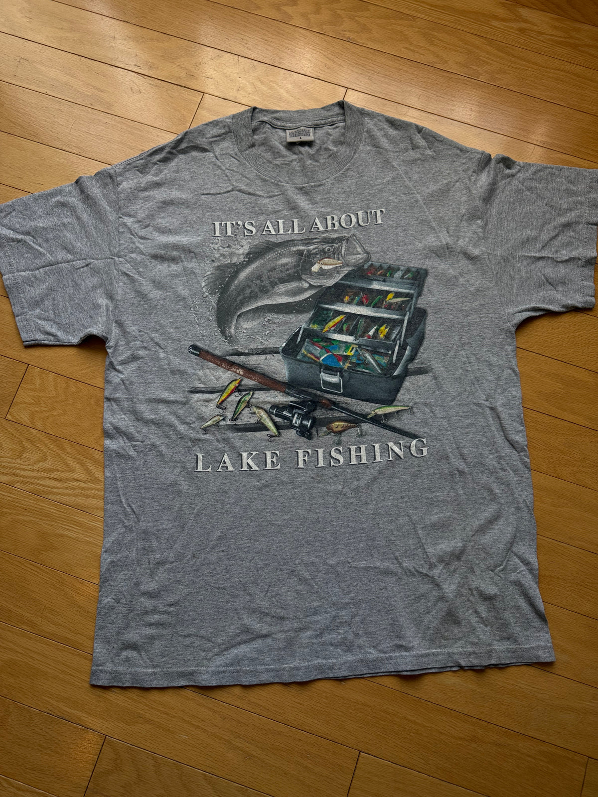 Vintage All About Lake Fishing Tee. Size L