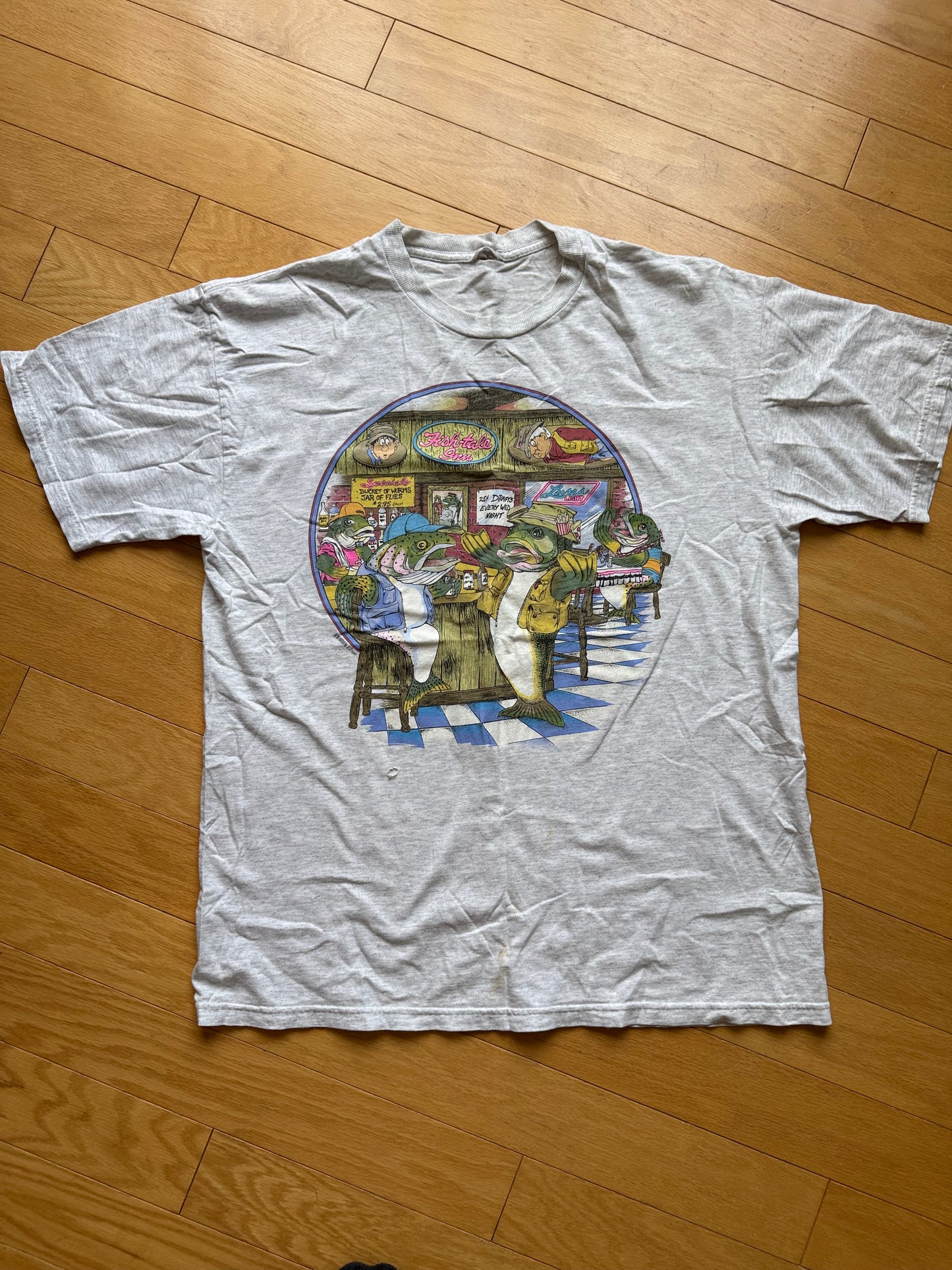 Vintage Artwear Fish-Tale Inn Tee. Size L