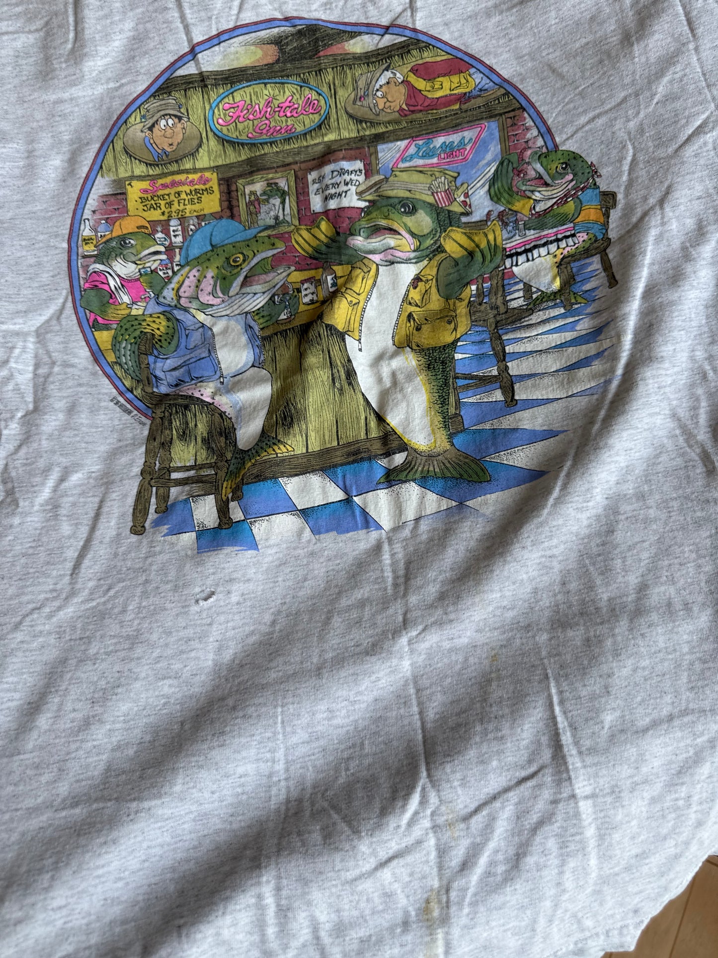 Vintage Artwear Fish-Tale Inn Tee. Size L