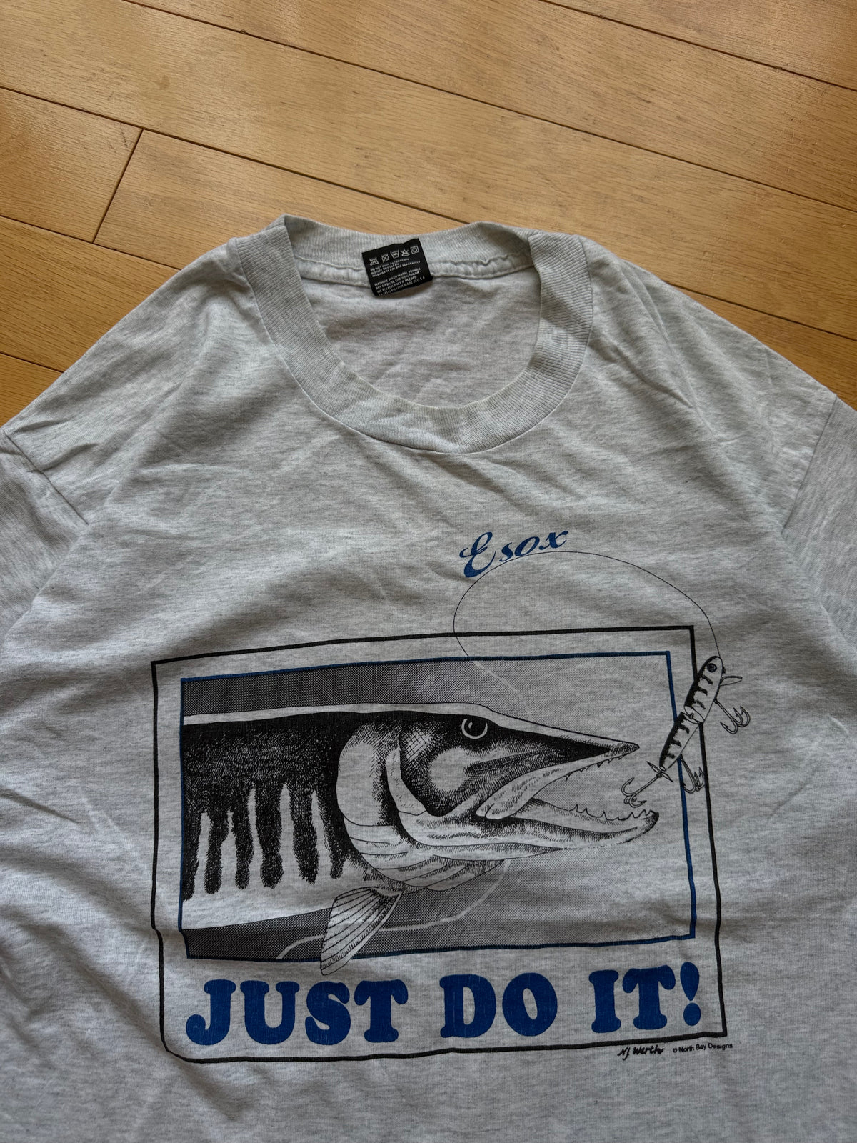Vintage Just Do It Musky Tee. Size L