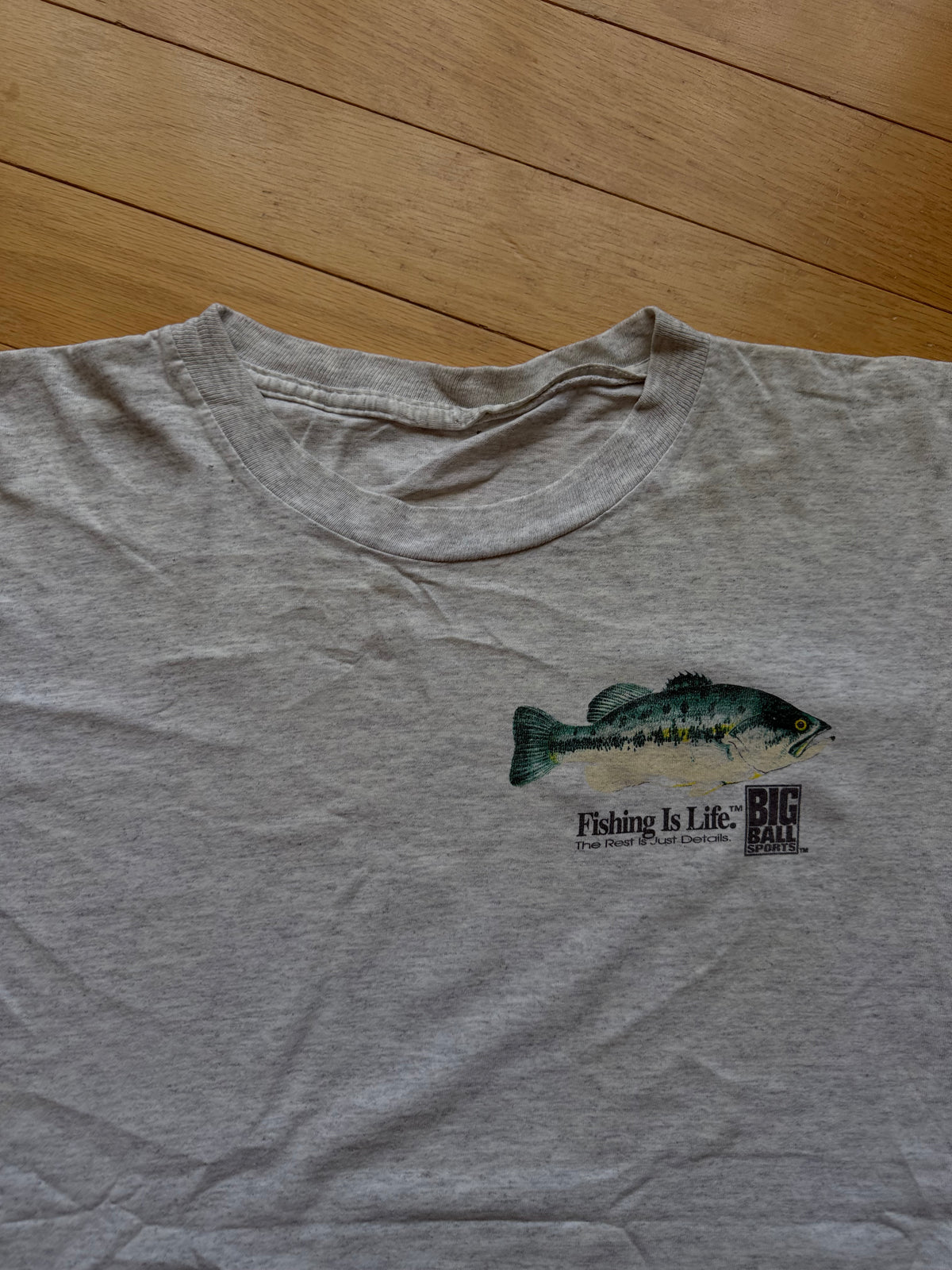 Vintage Get Reel Go Fish Tee. Size XL