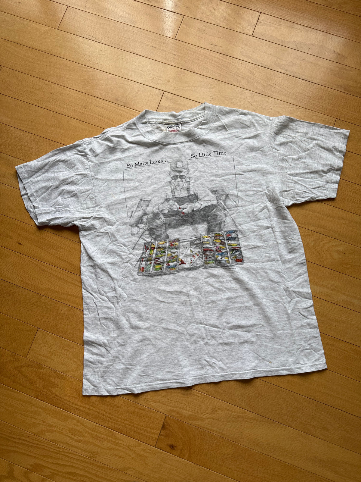 Vintage Peggy Murray So Many Lures Tee. Size L