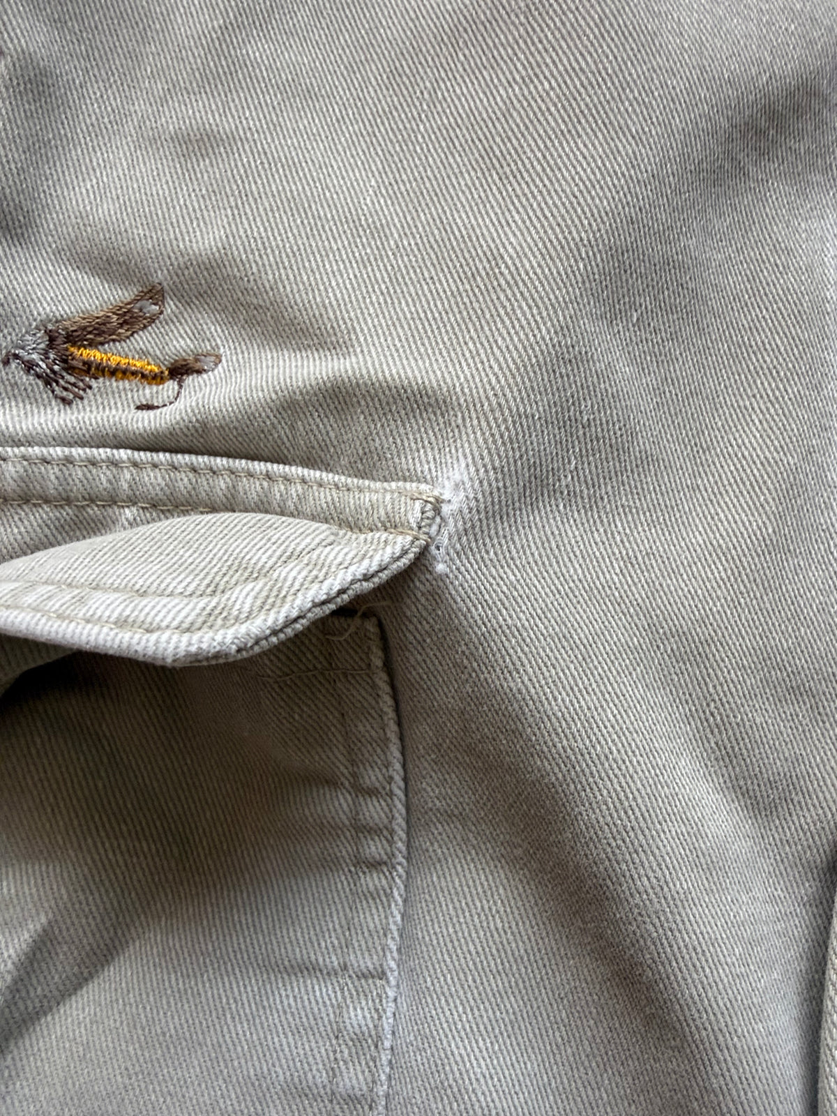 Vintage Eddie Bauer Embroidered Flies Shirt. Size XXL