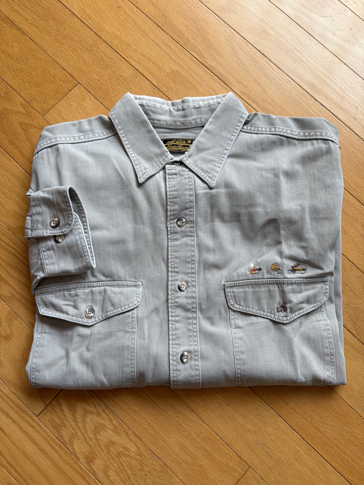 Vintage Eddie Bauer Embroidered Flies Shirt. Size XXL